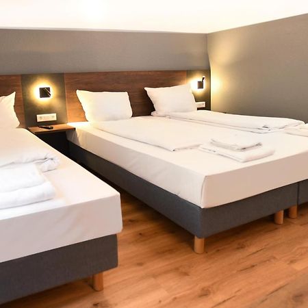 Hotel Apadana Frankfurt Франкфурт-на-Майне Экстерьер фото