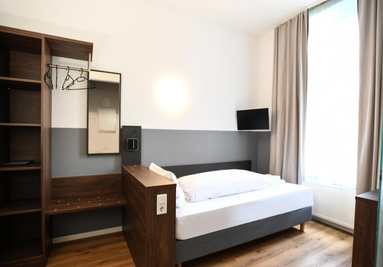 Hotel Apadana Frankfurt Франкфурт-на-Майне Экстерьер фото
