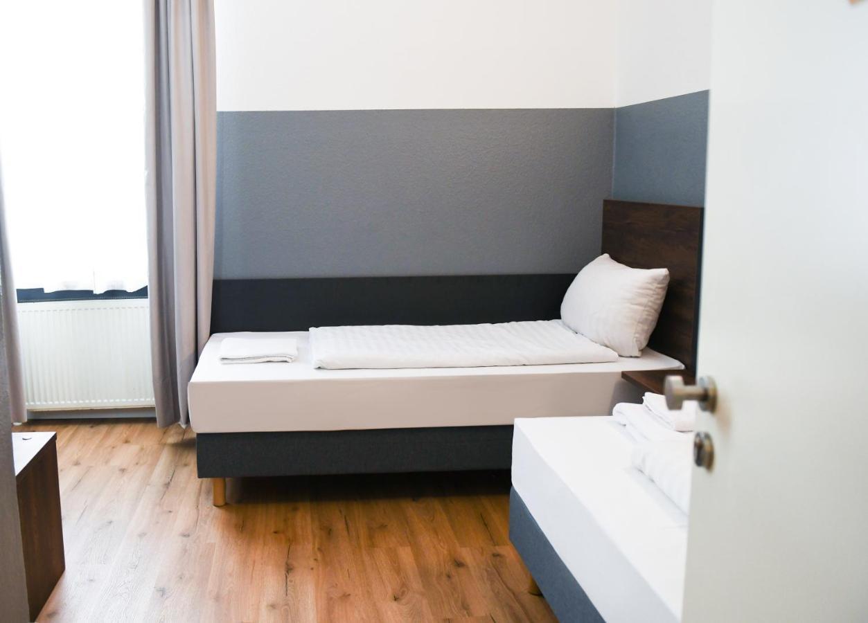 Hotel Apadana Frankfurt Франкфурт-на-Майне Экстерьер фото