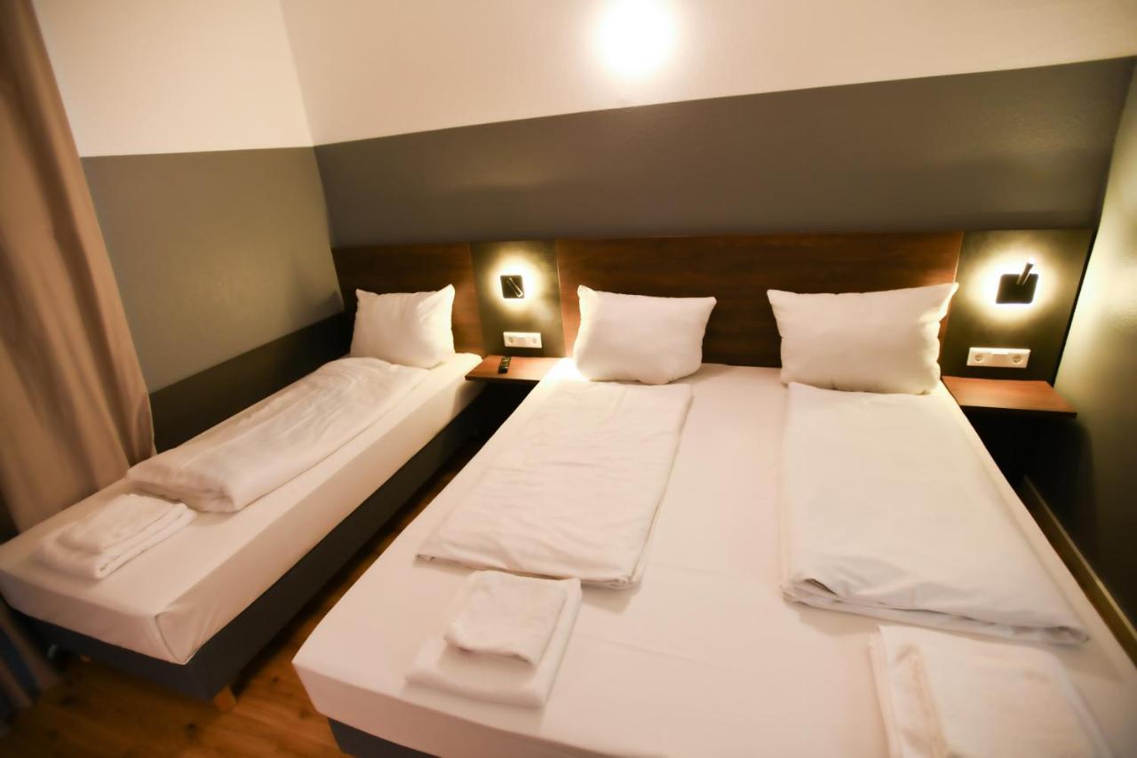 Hotel Apadana Frankfurt Франкфурт-на-Майне Экстерьер фото