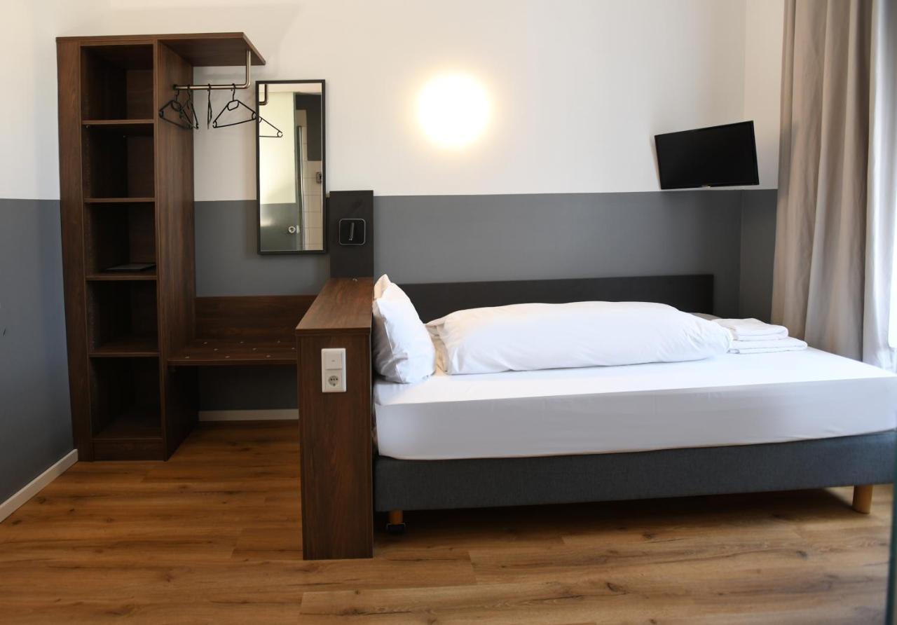 Hotel Apadana Frankfurt Франкфурт-на-Майне Экстерьер фото