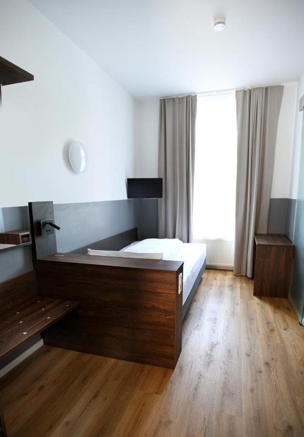 Hotel Apadana Frankfurt Франкфурт-на-Майне Экстерьер фото