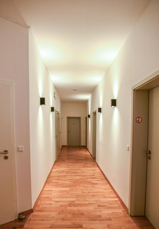 Hotel Apadana Frankfurt Франкфурт-на-Майне Экстерьер фото