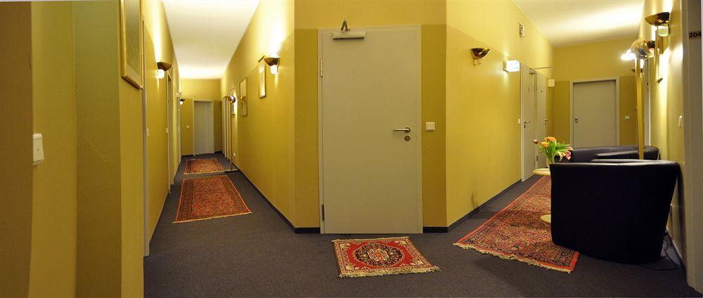 Hotel Apadana Frankfurt Франкфурт-на-Майне Экстерьер фото