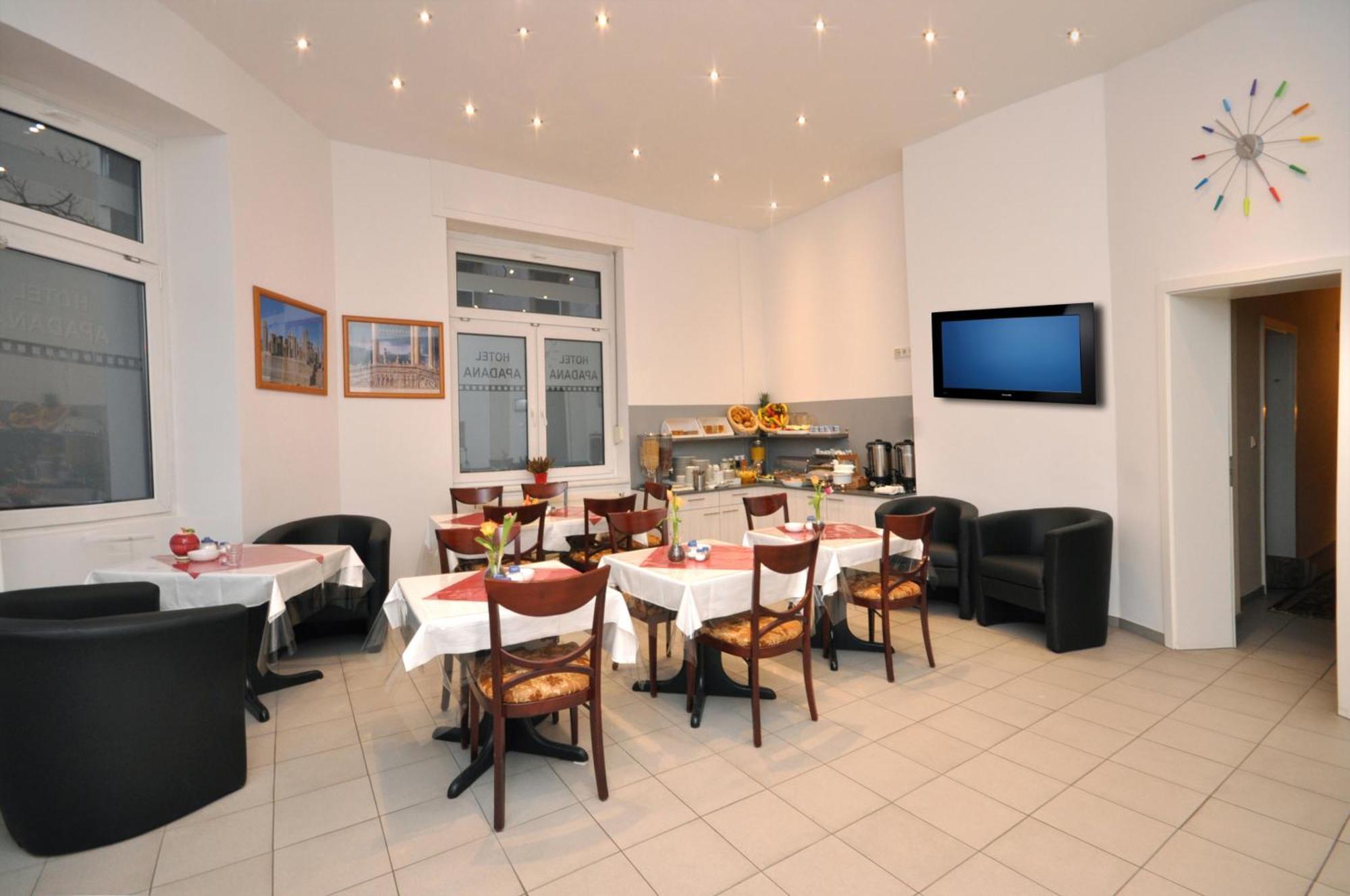 Hotel Apadana Frankfurt Франкфурт-на-Майне Экстерьер фото