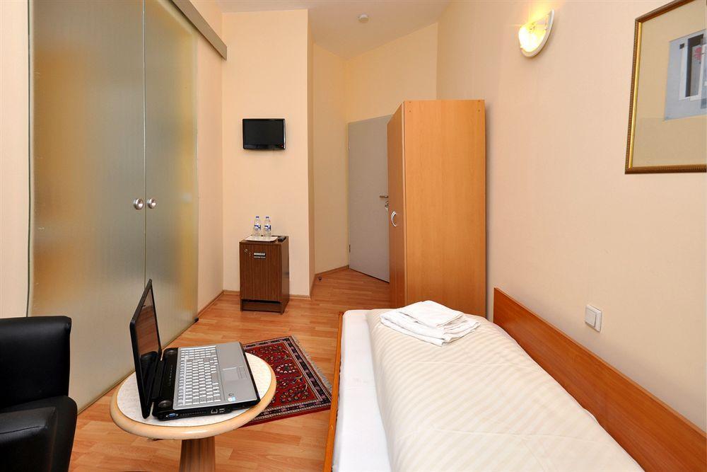 Hotel Apadana Frankfurt Франкфурт-на-Майне Экстерьер фото